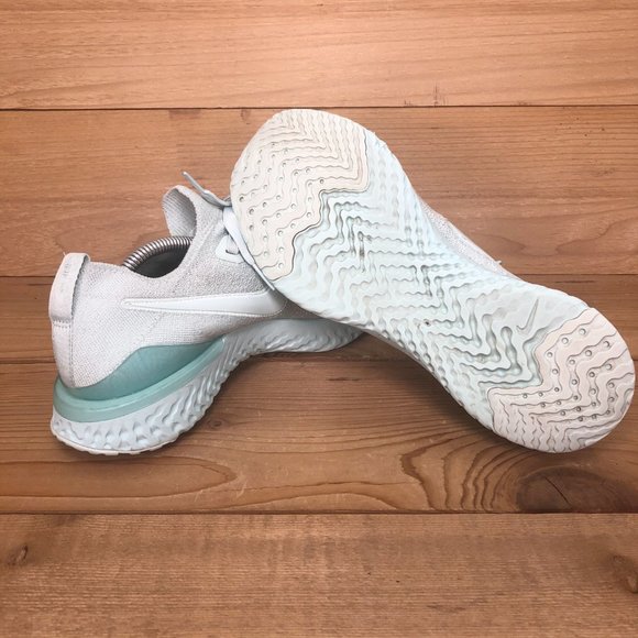 Women's Nike Epic React Flyknit running shoes - Picture 4 of 9